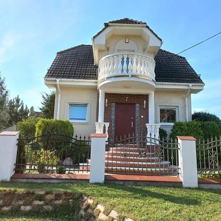 Apartamenty Junona Nad Morzem, W Domu Z Ogrodem, Obok Stegna I Jantar Junoszyno Exterior foto